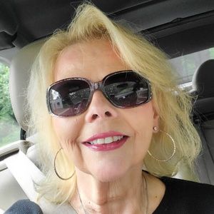 Meet your Posher, Michele